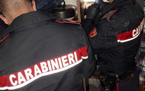 Anziana arrestata dopo l’omicidio del marito a coltellate