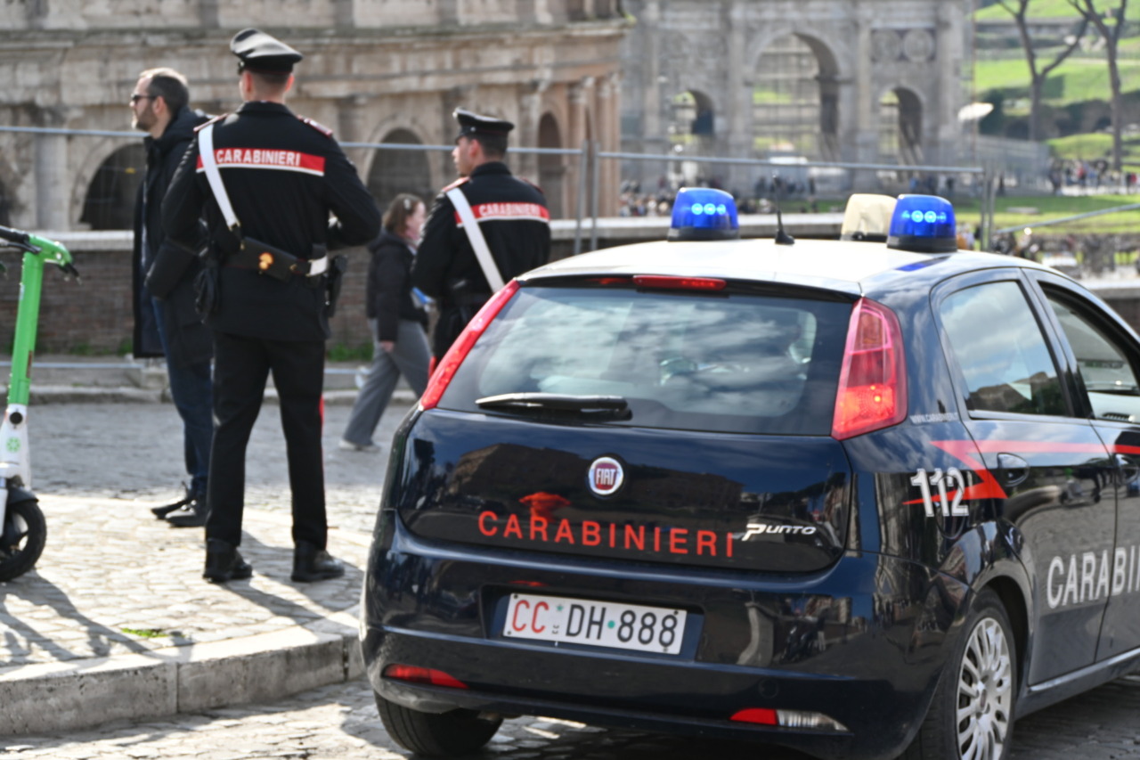 Collega accusato di violenza sessuale durante il turno