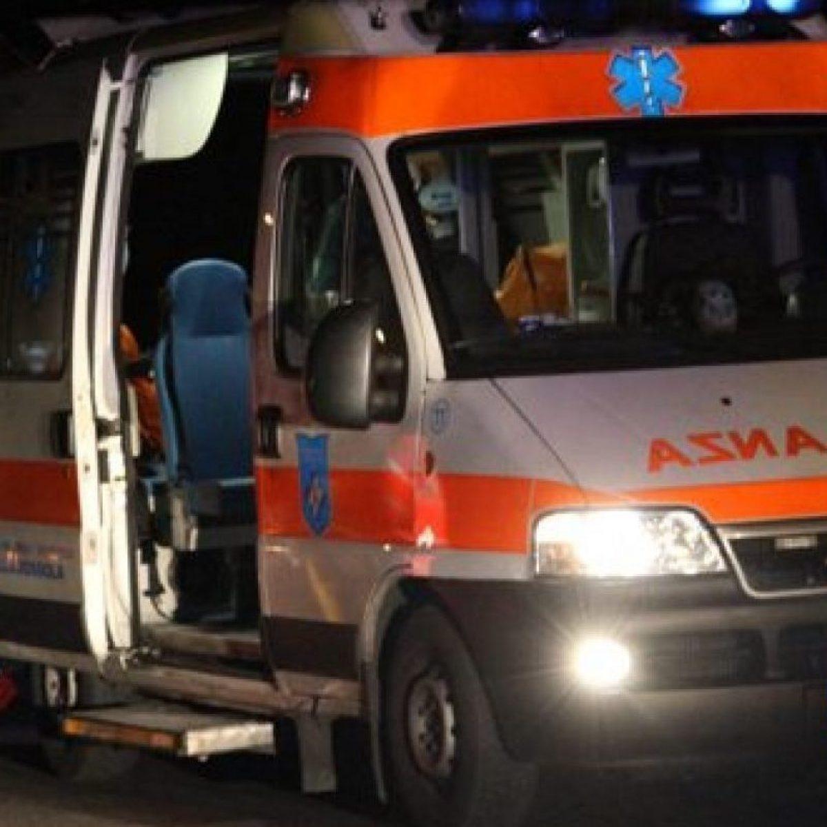 Minivan fuori strada sulla A1 a Sasso Marconi, sette feriti