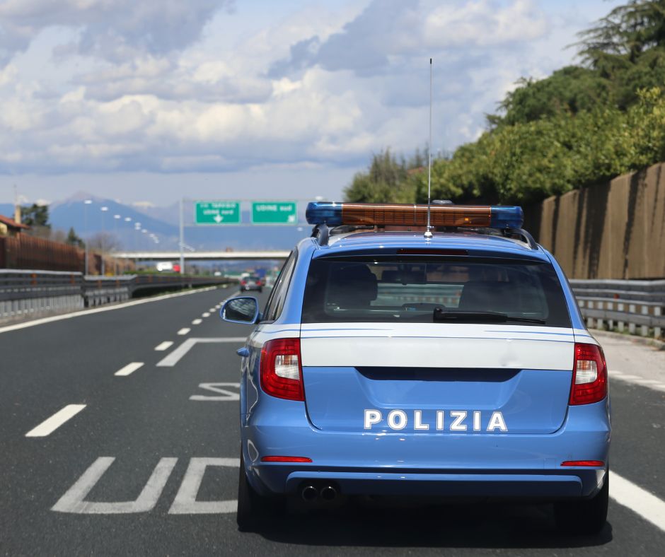 Controlli stradali a Bologna: quattro patenti ritirate