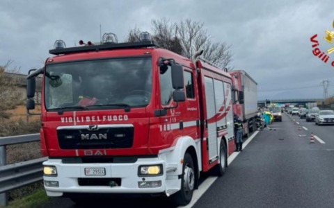Rogo in via Roma a Granarolo, feriti proprietario e agente